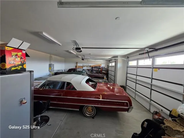 SPACIOUS 3 CAR GARAGE