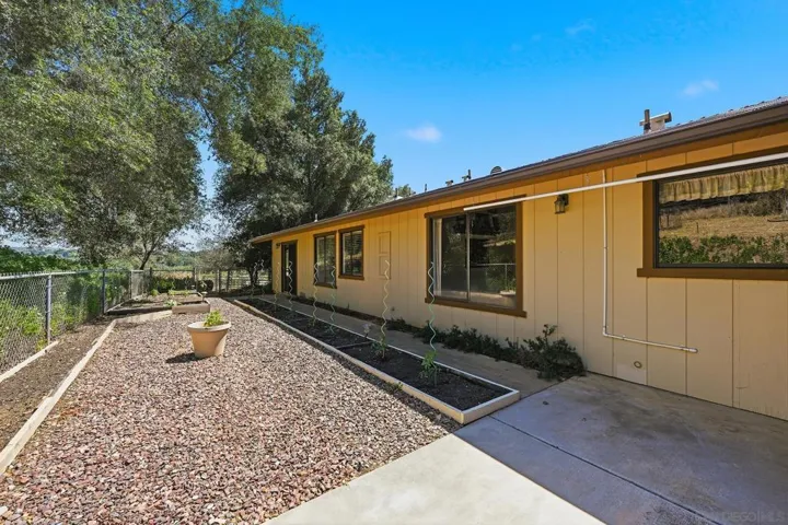 19525 Casner Rd, Ramona, California 92065
