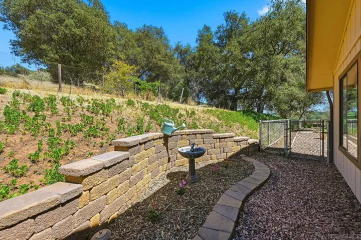 19525 Casner Rd, Ramona, California 92065