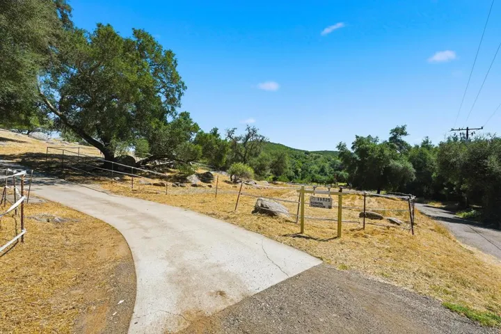 19525 Casner Rd, Ramona, California 92065