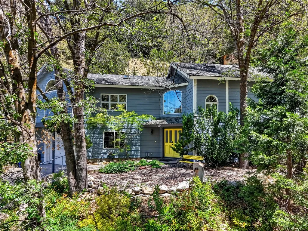 743 Berne, Crestline, California 92325 — photo 4