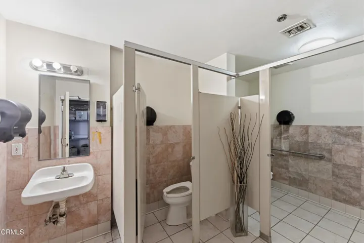 583 E Main St, Ventura MLS-50