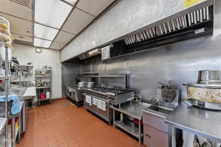 583 E Main St, Ventura MLS-44