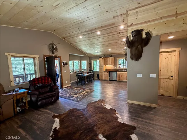LIVING ROOM TOWARDS KITCHEN