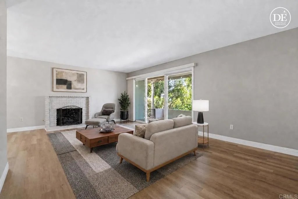 See original living room photo as well