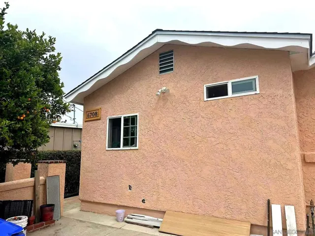 6708 Barnhurst, San Diego, California 92117