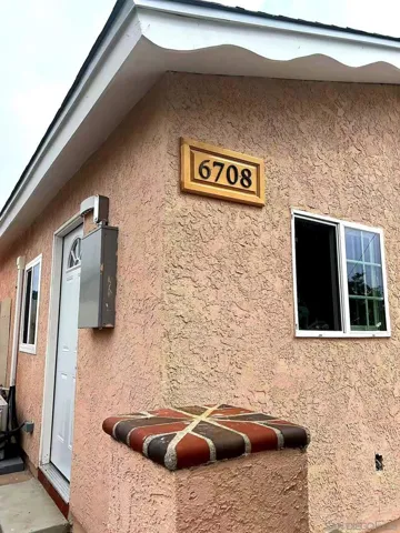 6708 Barnhurst, San Diego, California 92117