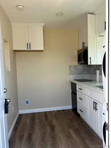 6708 Barnhurst, San Diego, California 92117