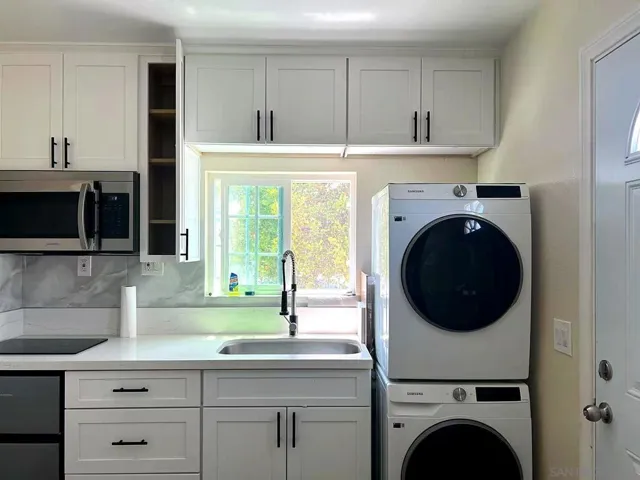 6708 Barnhurst, San Diego, California 92117