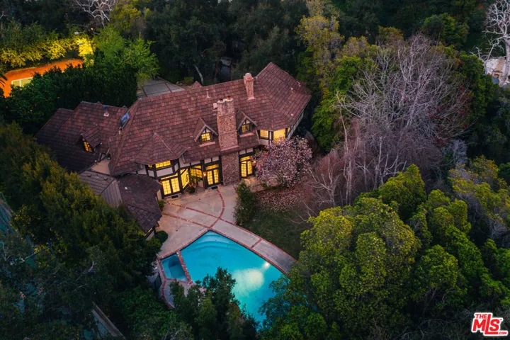 1509 Stone Canyon Road, Los Angeles, California 90077