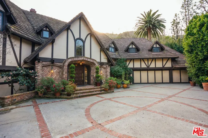 1509 Stone Canyon Road, Los Angeles, California 90077