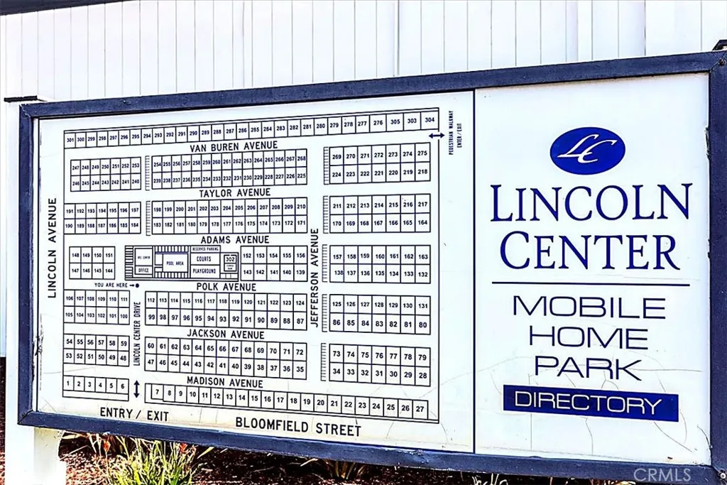 Community Amenities: Lincoln Center offers a pool, wading pool, basketball courts, gym, dog-friendly area, pool tables, game room, clubhouse, event space, and kitchen.