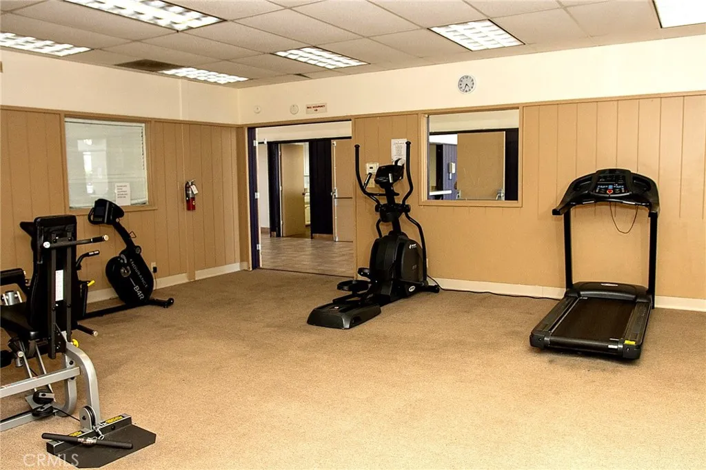 Community Amenities: Lincoln Center offers a pool, wading pool, basketball courts, gym, dog-friendly area, pool tables, game room, clubhouse, event space, and kitchen.