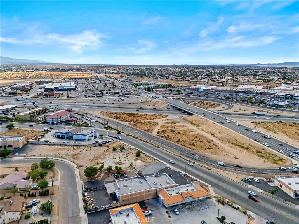 12033 Mariposa, Hesperia, California 92345 — photo 4