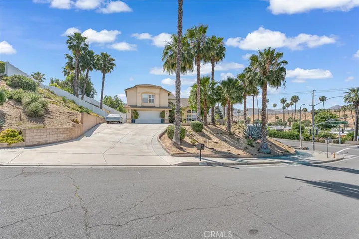 3016 Shane Dr., Colton, California 92324