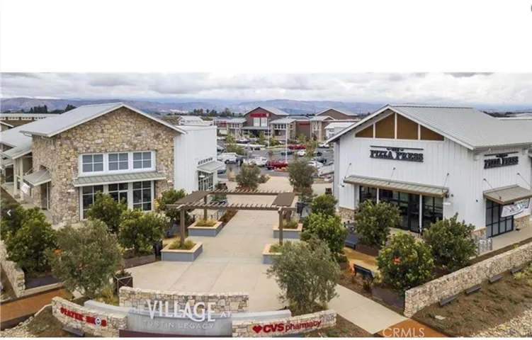 Near by Shopping Center very conveniently located