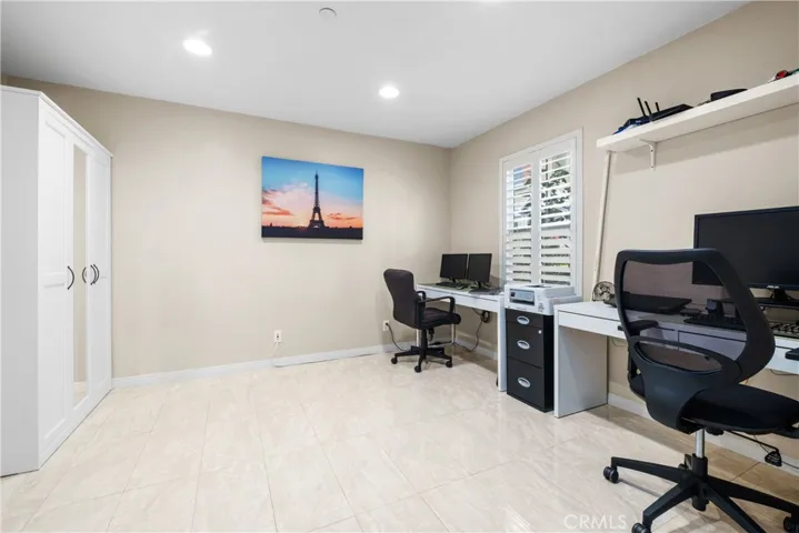 Ideal Home Office or a Guest Suite