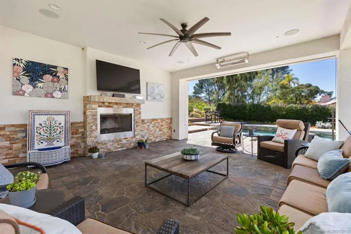16312 Country Day Rd, Poway, California 92064