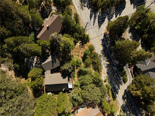807 Grass Valley, Lake Arrowhead, California 92352
