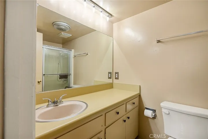 Main floor bath