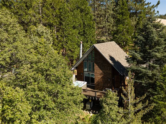 807 Grass Valley, Lake Arrowhead, California 92352