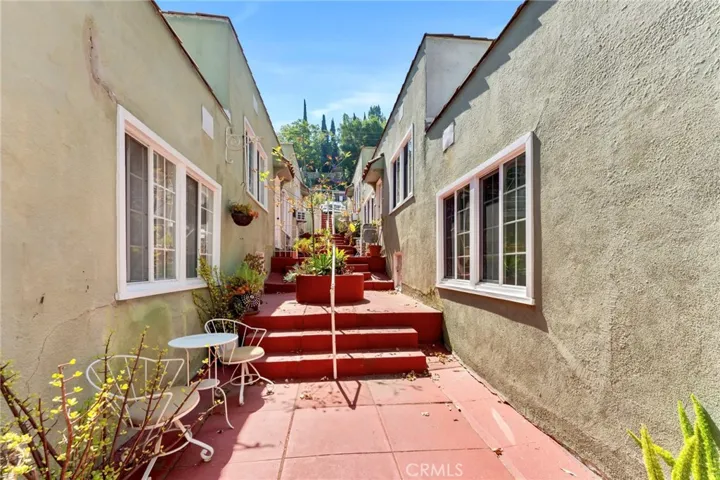 1536 Silver Lake, Los Angeles, California 90026