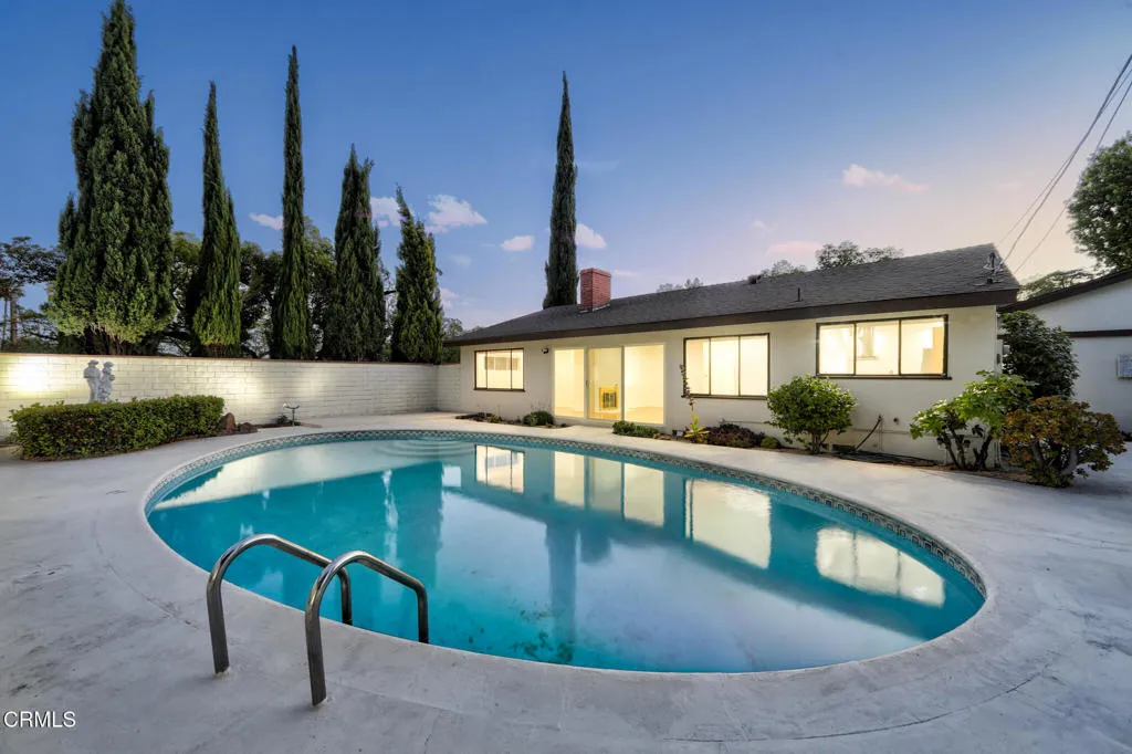 1080 Riviera Dr-Twilight-web-7