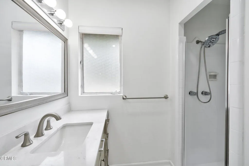 1080_Riviera_Dr_web-35