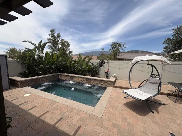 Great for relaxing and entertaining. Perfect for the hot days coming this summer!