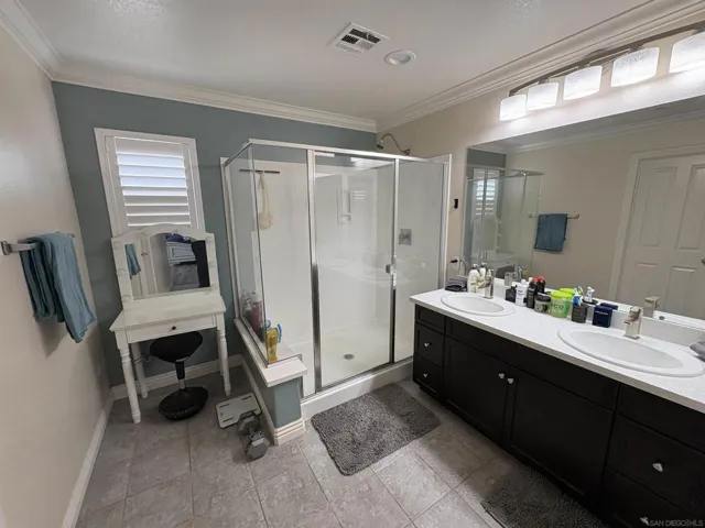 Large bathroom had the walk-in and bathroom area has enough room to get ready together!