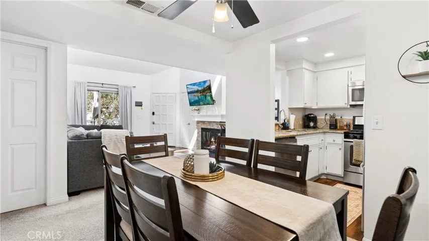 23921 Del Monte Dr 34, Valencia, California 91355