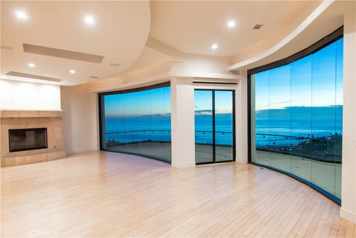 Living Room area with Fireplace