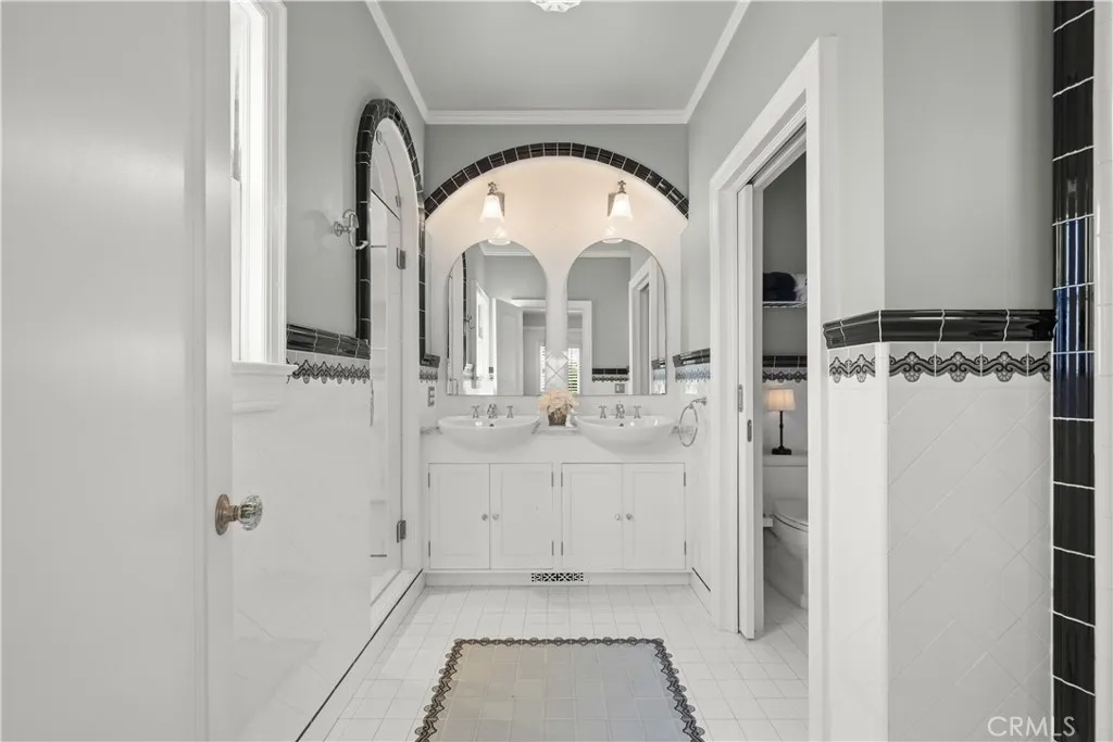 Upstairs Primary Bathroom