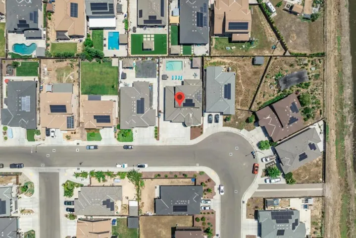 1381 Riverbank Drive, Madera, California 93637