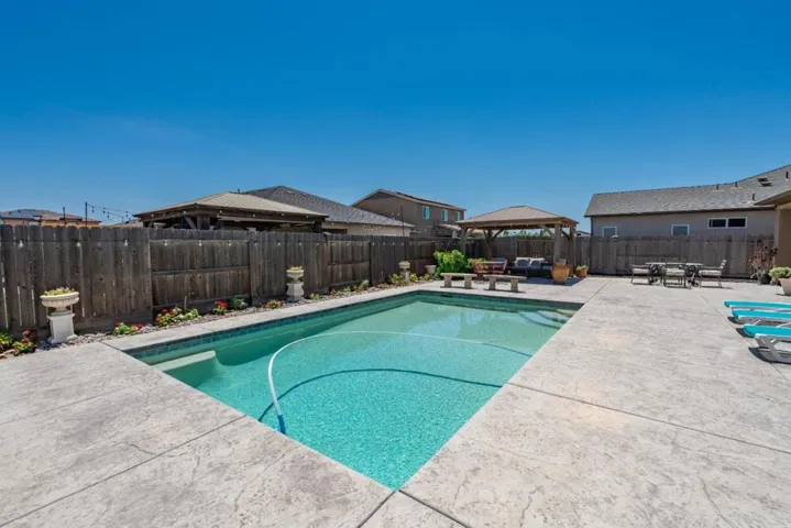 1381 Riverbank Drive, Madera, California 93637