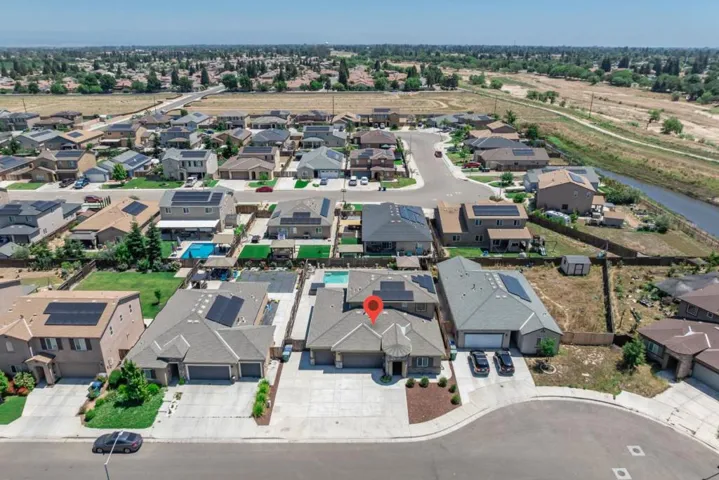 1381 Riverbank Drive, Madera, California 93637