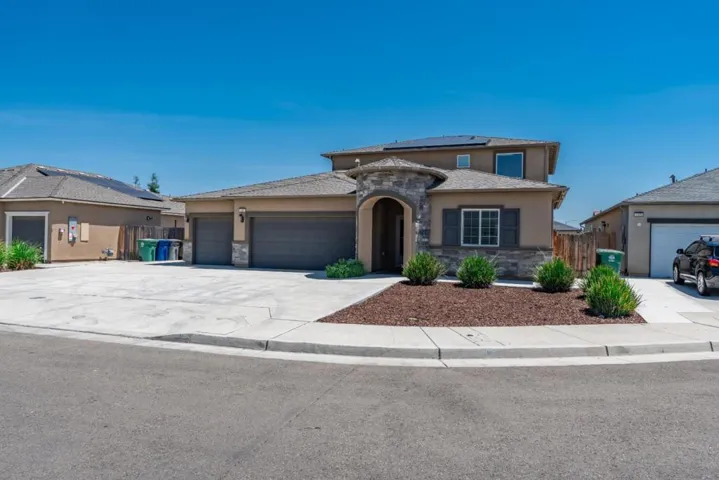 1381 Riverbank Drive, Madera, California 93637