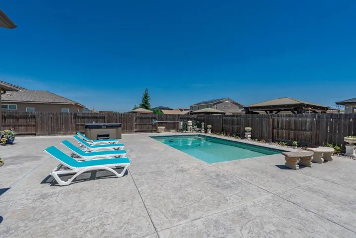 1381 Riverbank Drive, Madera, California 93637