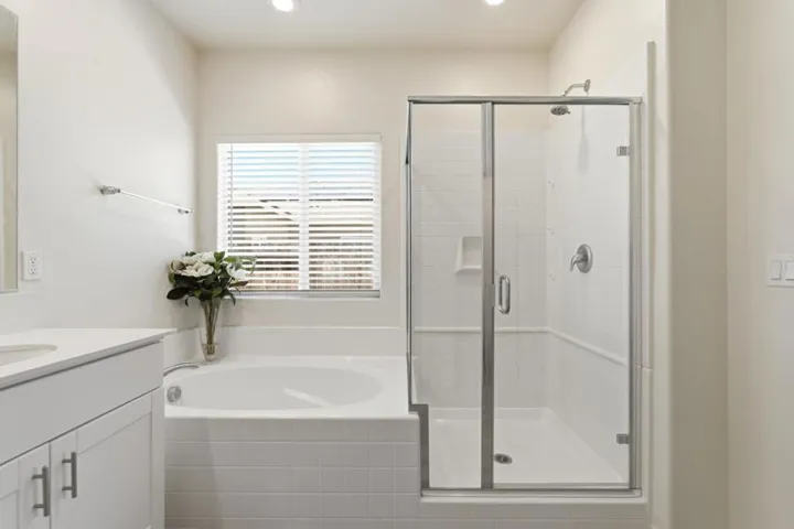 1381 Riverbank Drive, Madera, California 93637