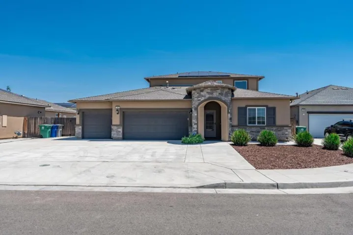 1381 Riverbank Drive, Madera, California 93637
