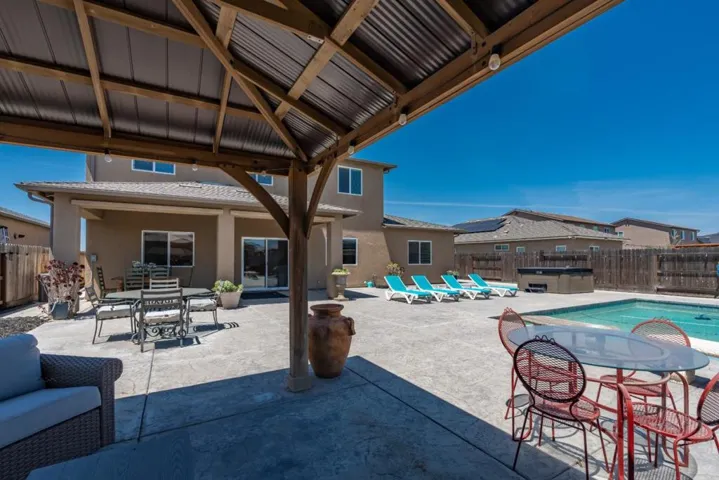 1381 Riverbank Drive, Madera, California 93637