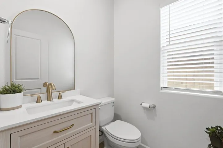 1381 Riverbank Drive, Madera, California 93637