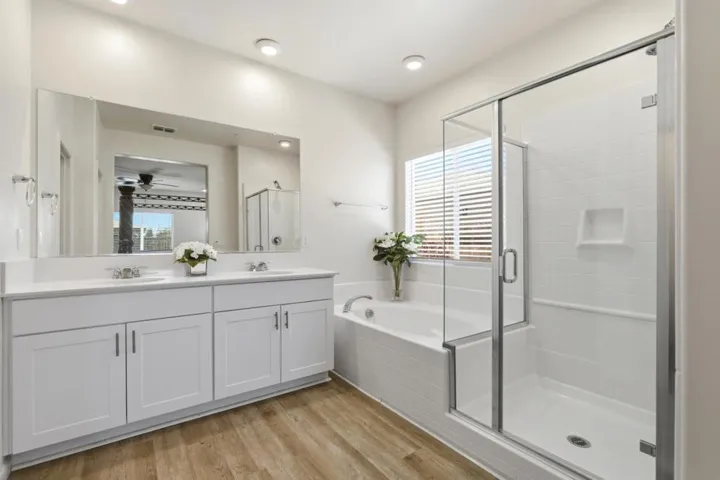 1381 Riverbank Drive, Madera, California 93637