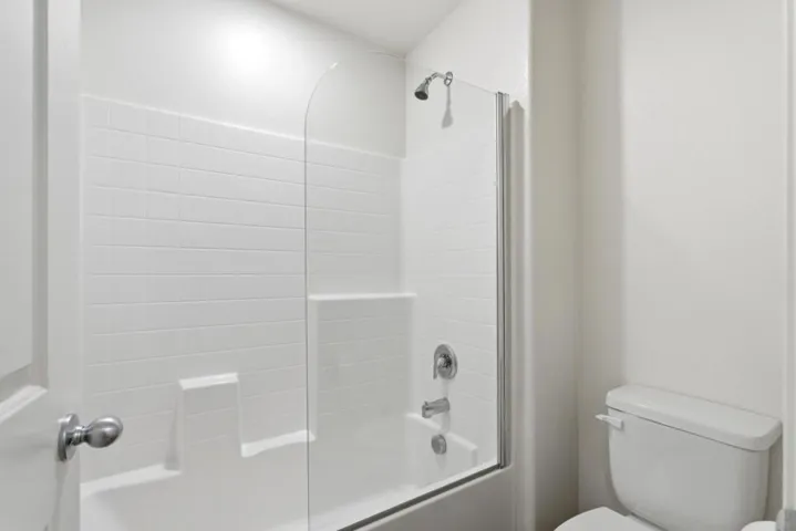 1381 Riverbank Drive, Madera, California 93637