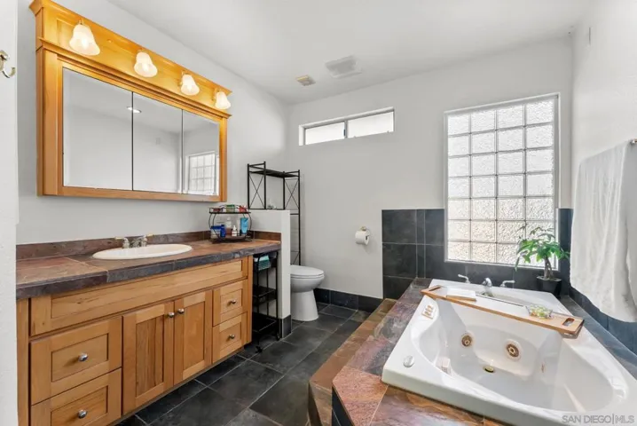 10253 Paseo Park, Lakeside, California 92040