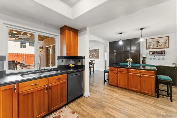10253 Paseo Park, Lakeside, California 92040