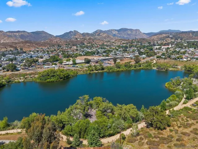 10253 Paseo Park, Lakeside, California 92040