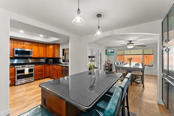 10253 Paseo Park, Lakeside, California 92040
