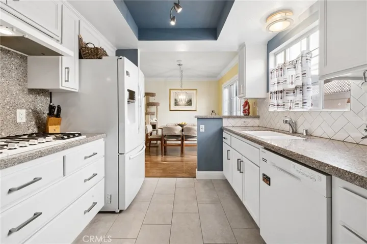2414 Grant Avenue, Redondo Beach, California 90278