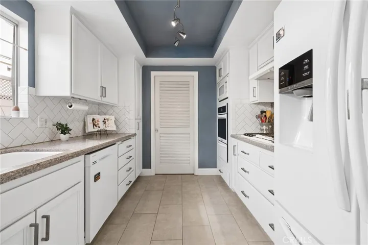 2414 Grant Avenue, Redondo Beach, California 90278